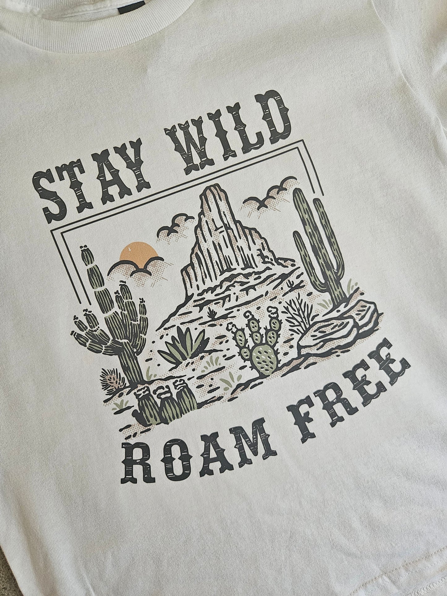 Stay wild and free kids T-shirt